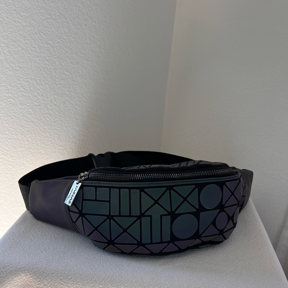 Black Geometric Crossbody Belt Bag